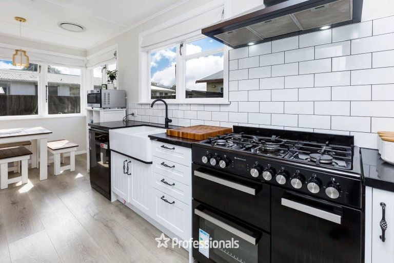 Photo of property in 28b Blenheim Street, Upper Hutt Central, Upper Hutt, 5018