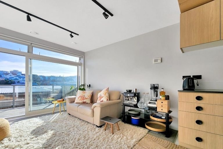 Photo of property in Vedado Apartments, 405/41 Hopper Street, Mount Cook, Wellington, 6011