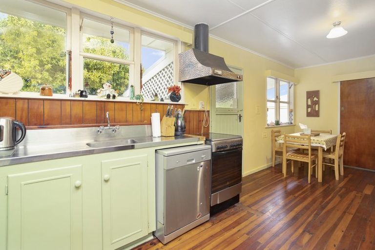 Photo of property in 1/6 Titoki Avenue, Mangere Bridge, Auckland, 2022