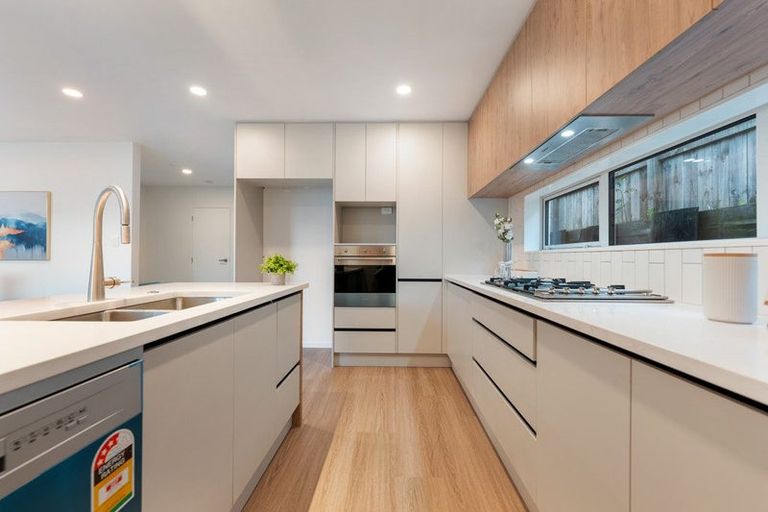 Photo of property in 6b Kaimai Avenue, Massey, 0614