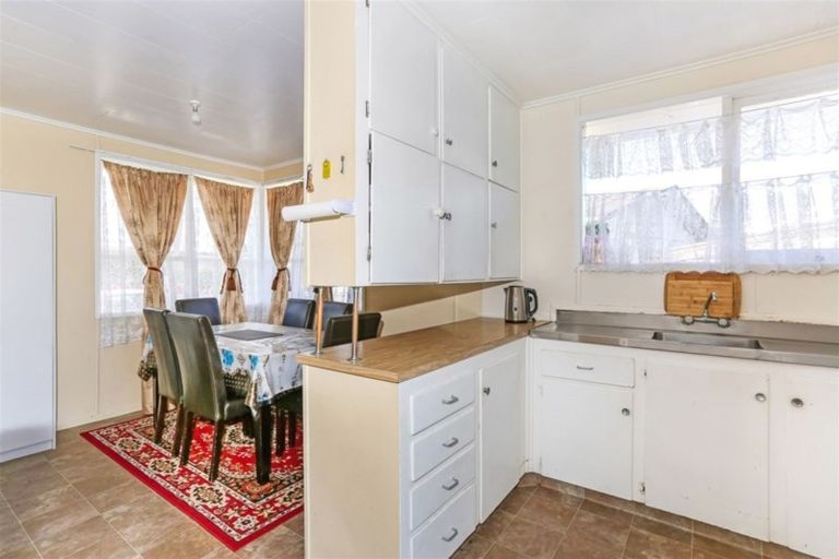 Photo of property in 263 Robertson Road, Mangere East, Auckland, 2024