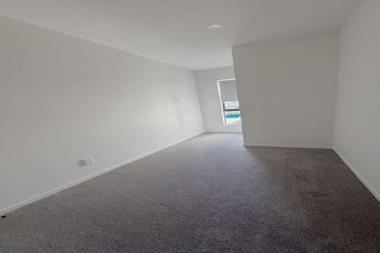 Photo of property in 3/35 Young Crescent, Drury, 2113