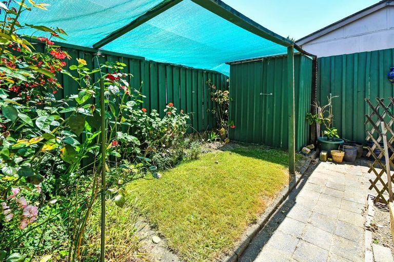 Photo of property in 2/9 Settlement Road, Papakura, 2110