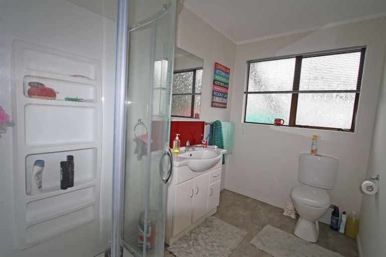 Photo of property in 16 Acacia Place, Bell Block, New Plymouth, 4312