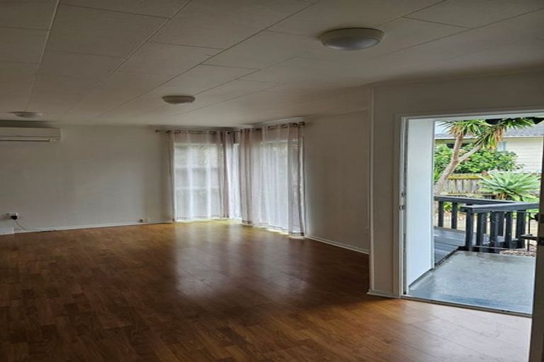 Photo of property in 71 Casuarina Road, Half Moon Bay, Auckland, 2012