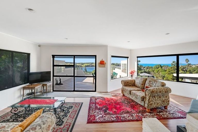 Photo of property in 33 Everard Avenue, Army Bay, Whangaparaoa, 0930