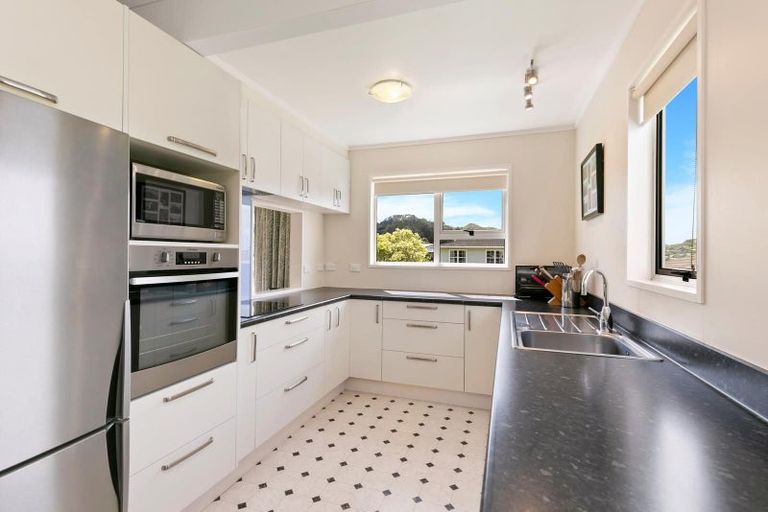 Photo of property in 9 Epping Grove, Karori, Wellington, 6012