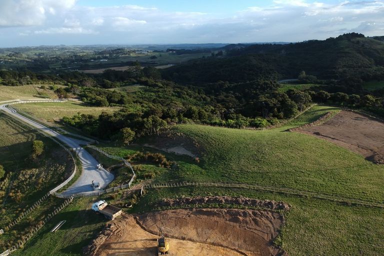 Photo of property in 204 Monowai Road, Wainui, Silverdale, 0994