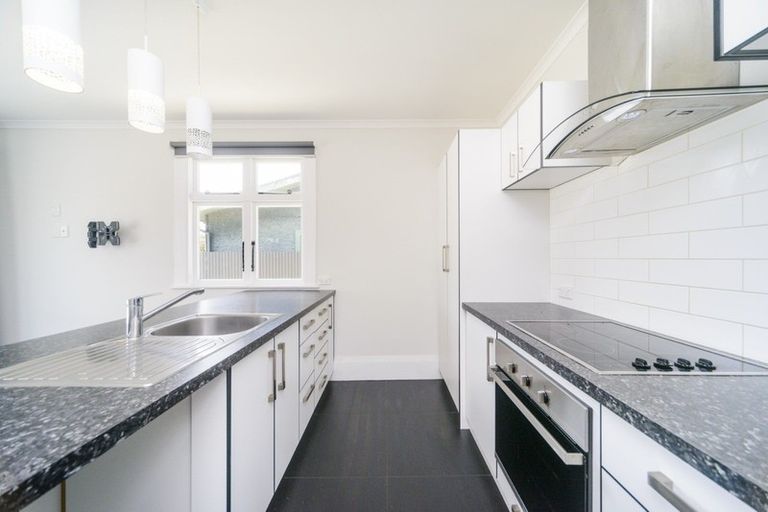 Photo of property in 11 Shamrock Street, Takaro, Palmerston North, 4412
