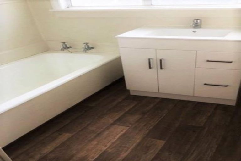 Photo of property in 126 Waihi Road, Hawera, 4610