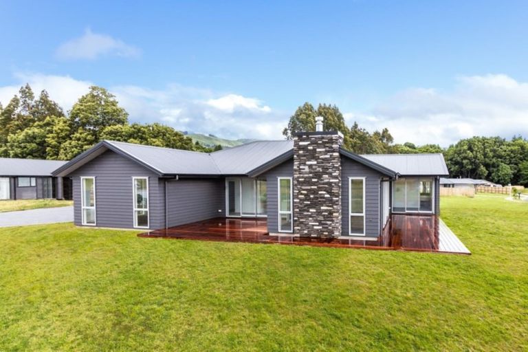 Photo of property in 10 Lancewood Way, Kinloch, Taupo, 3377