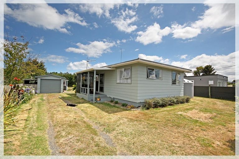 Photo of property in 14 Punga Street, Tangimoana, 4822