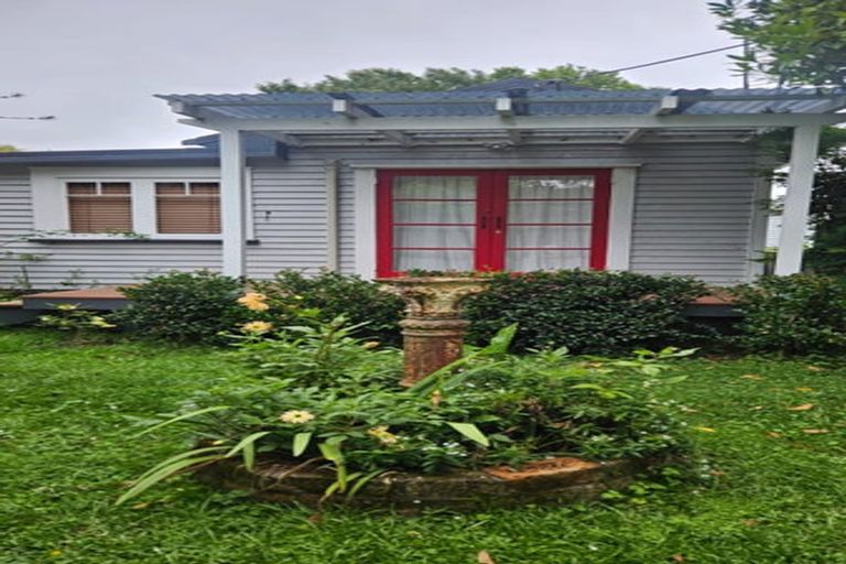 Photo of property in 41 Taupaki Road, Taupaki, Henderson, 0782