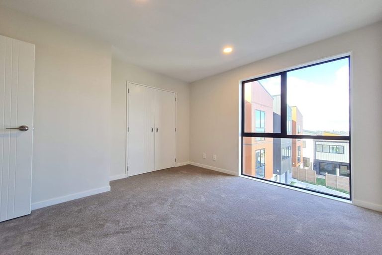 Photo of property in 12/200 Sunnynook Road, Totara Vale, Auckland, 0627