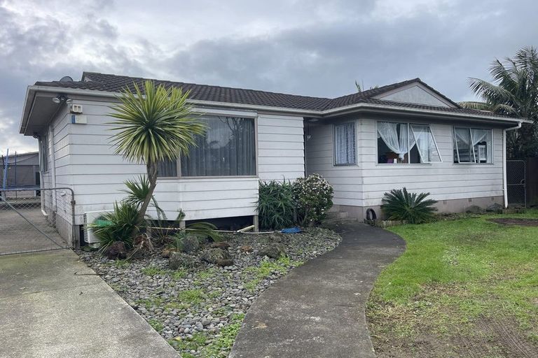 Photo of property in 8 Adel Place, Weymouth, Auckland, 2103