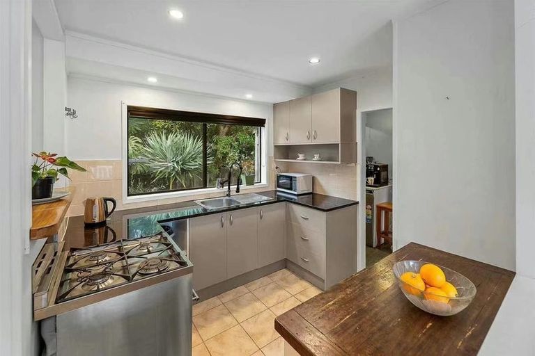 Photo of property in 3b Redwing Street, Browns Bay, Auckland, 0630