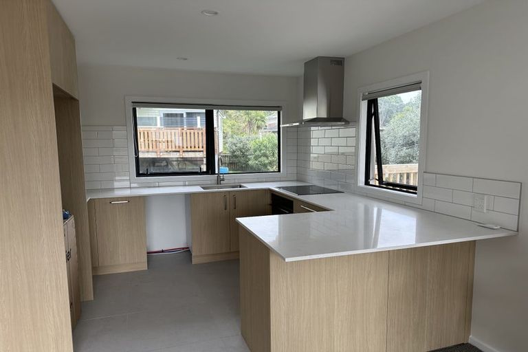 Photo of property in 2/20a Chivalry Road, Glenfield, Auckland, 0629