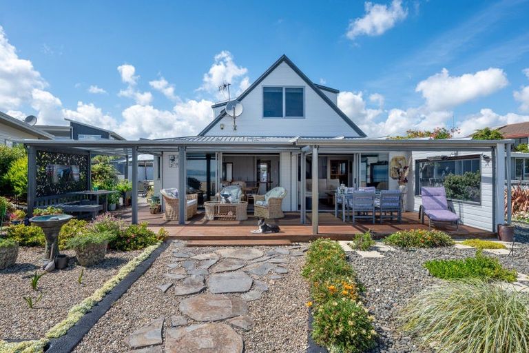 Photo of property in 31 Willow Avenue, Hannahs Bay, Rotorua, 3010