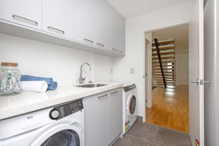 Photo of property in 38 Takutai Avenue, Bucklands Beach, Auckland, 2012