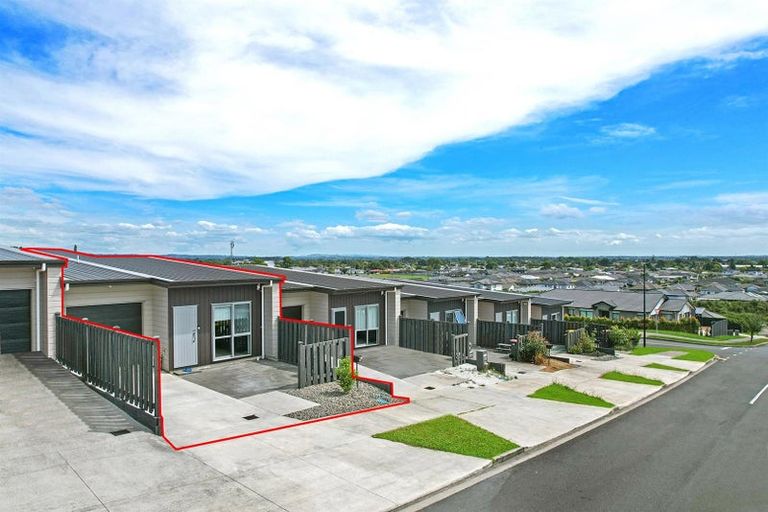 Photo of property in 64b Crestview Rise, Papakura, 2110