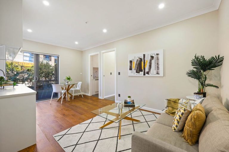 Photo of property in 41 Compass Way, Half Moon Bay, Auckland, 2012