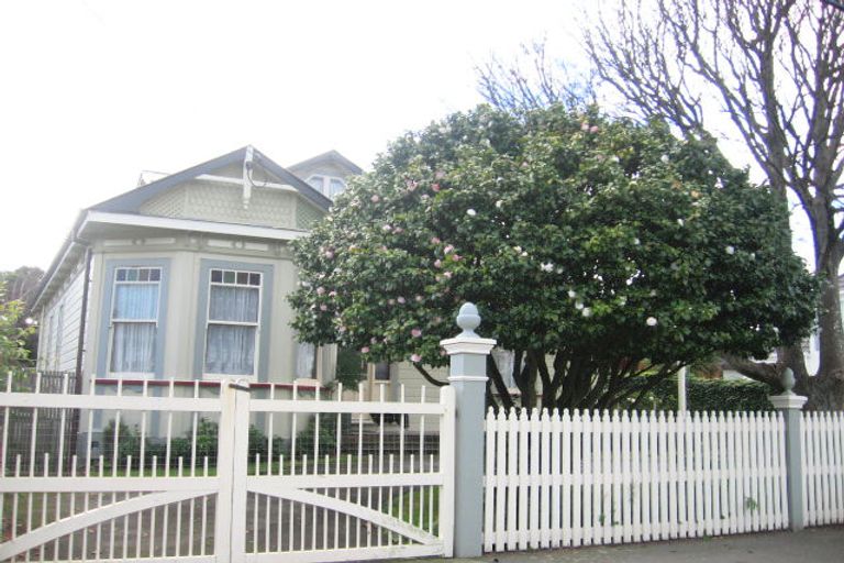 Photo of property in 18 Whites Line West, Woburn, Lower Hutt, 5010