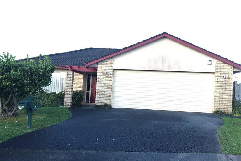 Photo of property in 37 Richfield Crescent, Westgate, Auckland, 0614