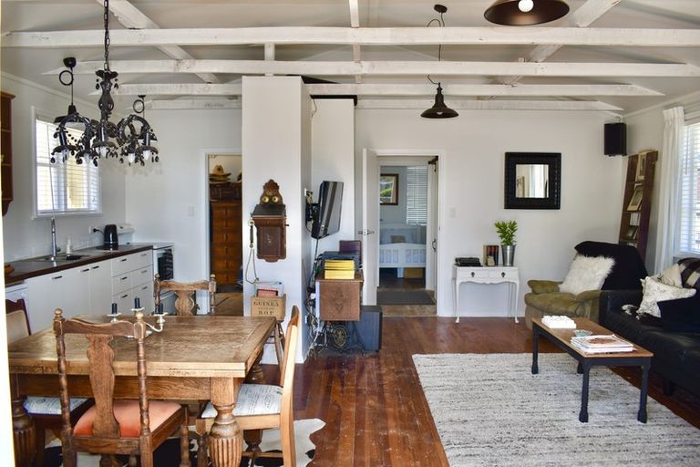 Photo of property in 60 Sarah Street, Waikawa Beach, Levin, 5573