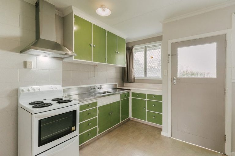 Photo of property in 3 Oakley Street, Palmerston North, 4410