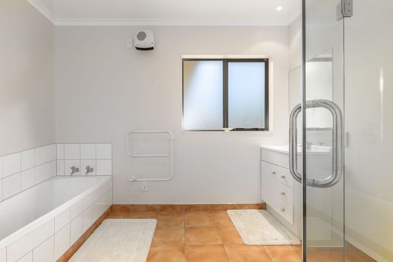 Photo of property in 22 Lorna Irene Drive, Raumati South, Paraparaumu, 5032