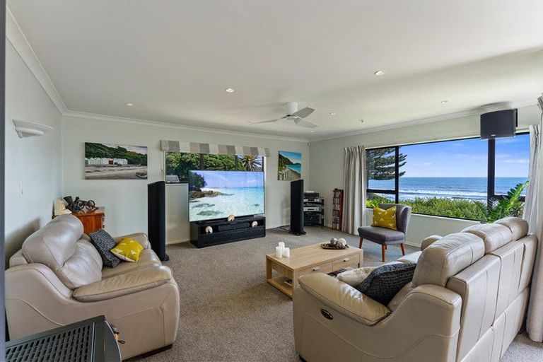 Photo of property in 42 Ames Street, Paekakariki, 5034