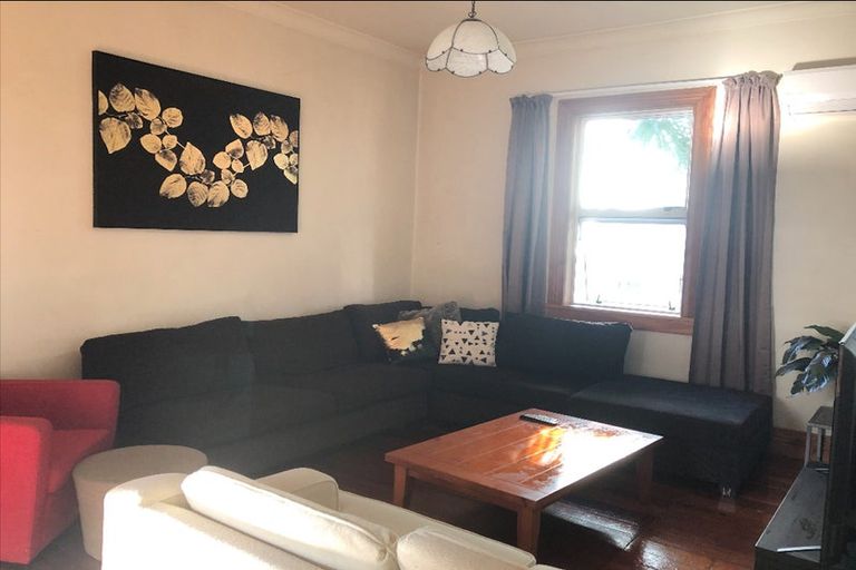 Photo of property in 33-33a Onehunga Mall, Onehunga, Auckland, 1061