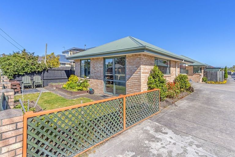 Photo of property in 1/295 Pages Road, Wainoni, Christchurch, 8061