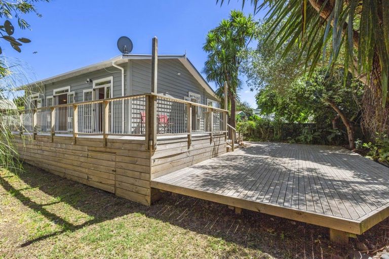 Photo of property in 12 Karioi Crescent, Raglan, 3225