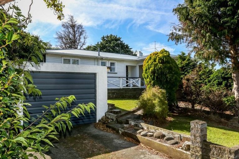Photo of property in 21 Havelock Place, Blagdon, New Plymouth, 4310