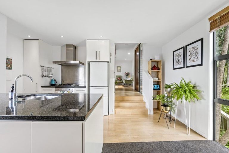 Photo of property in 37f Ngaio Road, Kelburn, Wellington, 6012