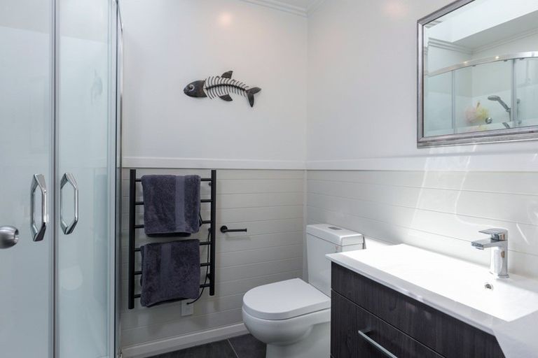 Photo of property in 11 Ranui Street, Waikawa, Picton, 7220