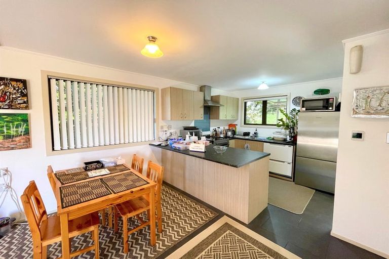 Photo of property in 14 Panzic Place, Glen Eden, Auckland, 0602