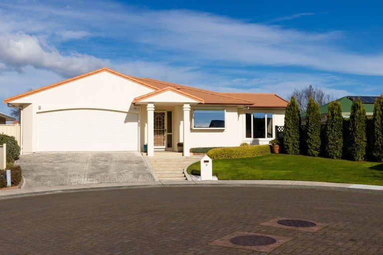 Photo of property in 8 Dules Walk, Taradale, Napier, 4112