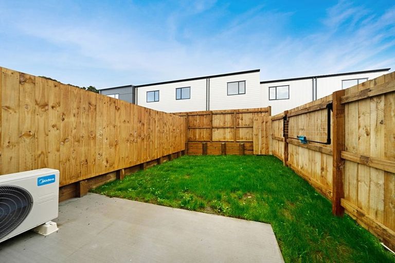 Photo of property in 31 Clay Works Lane, New Lynn, 0600