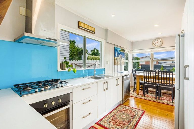 Photo of property in 1/37 Weldene Avenue, Glenfield, Auckland, 0629