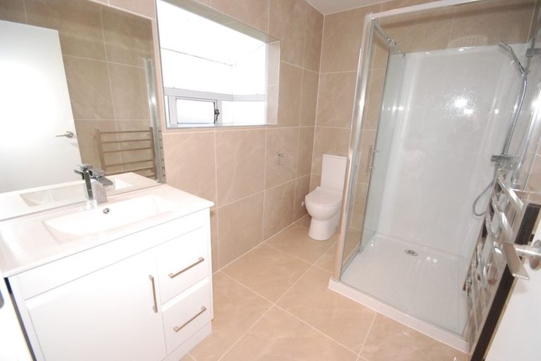 Photo of property in 2/52 Cherry Road, Bucklands Beach, Auckland, 2014