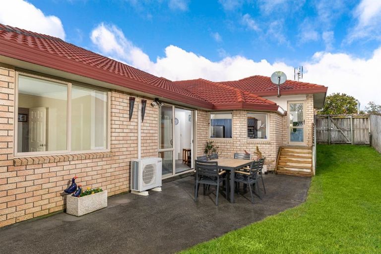 Photo of property in 27 View Ridge Drive, Ranui, Auckland, 0612