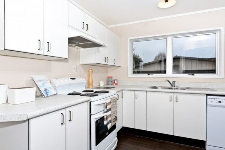 Photo of property in 2 Raymond Street, Fairview Downs, Hamilton, 3214