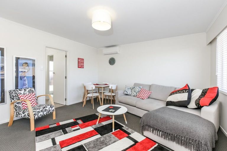 Photo of property in 4/104 Titirangi Road, New Lynn, Auckland, 0600