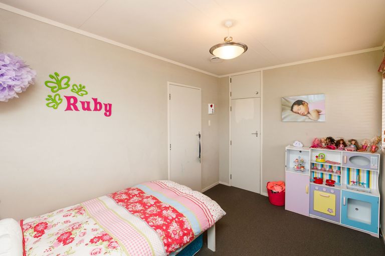 Photo of property in 81 Robinson Crescent, Westbrook, Palmerston North, 4412