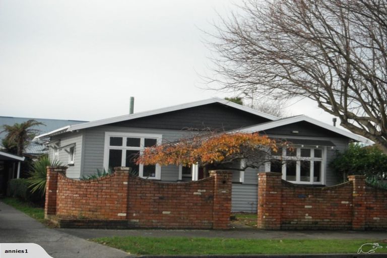 Photo of property in 23 South Street, West End, Palmerston North, 4410