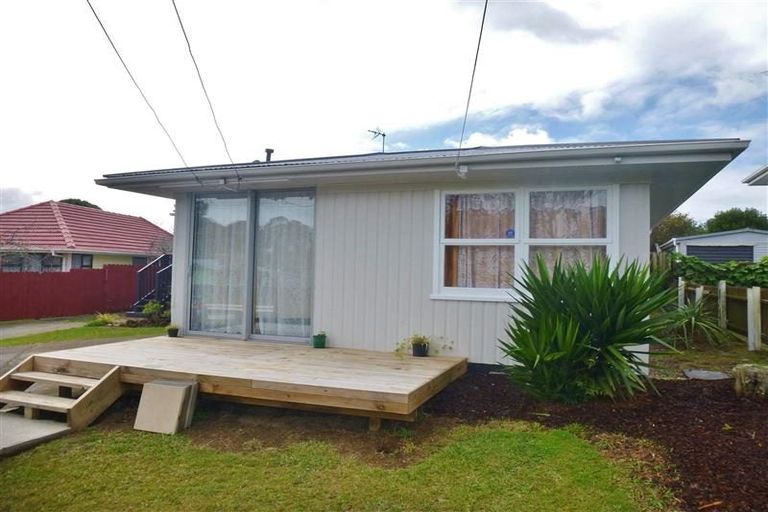 Photo of property in 52 Friedlanders Road, Manurewa, Auckland, 2102
