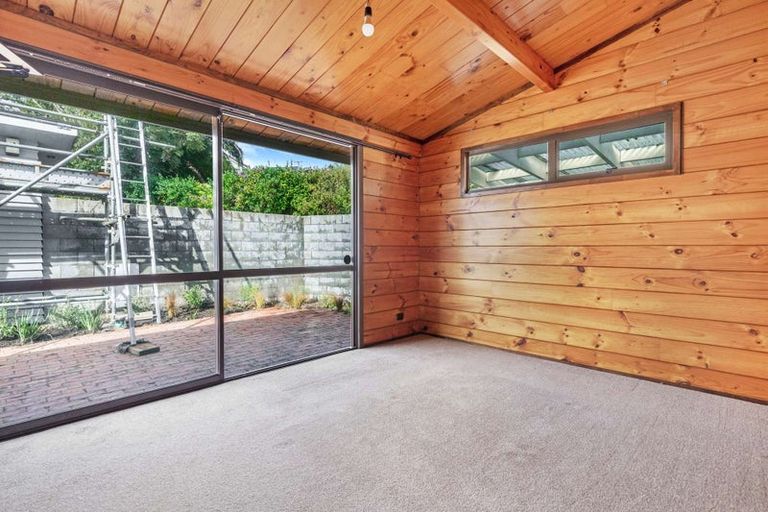 Photo of property in 6 Aries Place, Kawaha Point, Rotorua, 3010