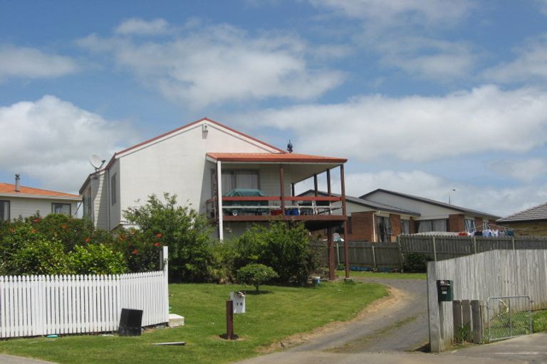 Photo of property in 18 Wai Iti Place, Clendon Park, Auckland, 2103